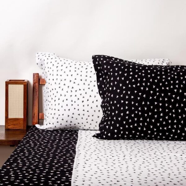 The Evergreen Colours Bedsheet The Evergreen Colours Bedsheet